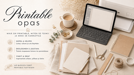 Printable-opas blogikuva, jossa tulosta itse -tuotteiden suunnitteluun ja kotitulostukseen tarvittavia välineitä vaaleassa skandinaavisessa työtilassa.