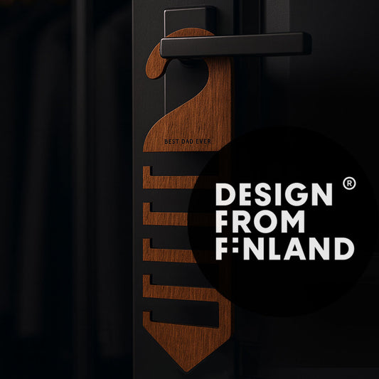 Mahonkivanerinen kravattiteline, Design from Finland – kaunis ja käytännöllinen säilytysratkaisu kravateille.
